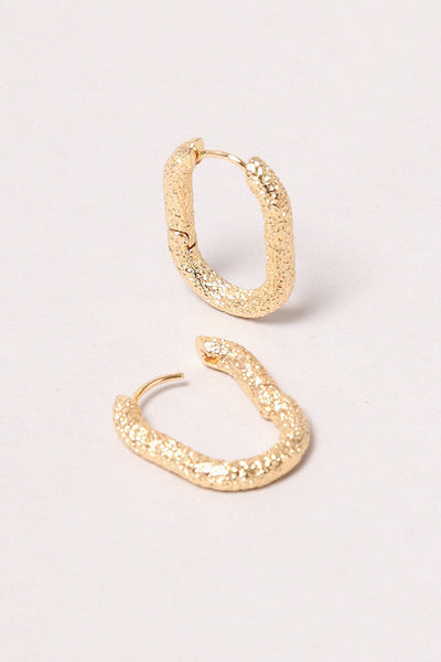 14k gold textured huggie | large