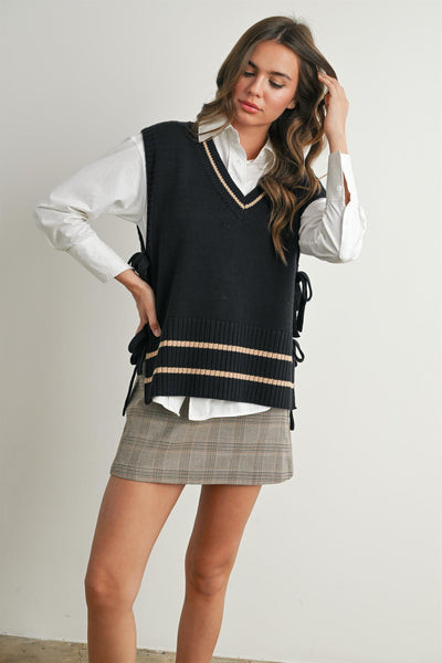 at a glance striped trim sleeveless sweater | black