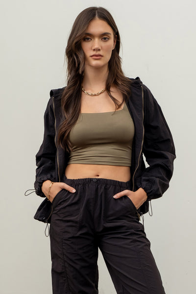 enjoying the moment windbreaker | black