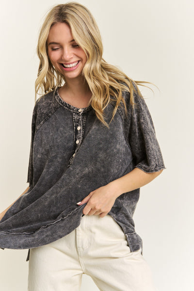 a little unpredictable mineral wash top | ashed black