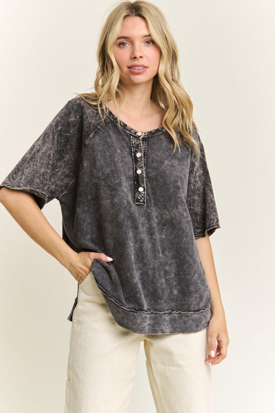 a little unpredictable mineral wash top | ashed black