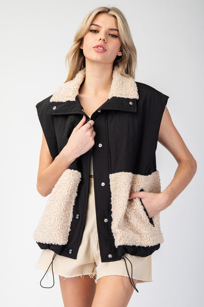 cabin dreams color block sherpa vest | black