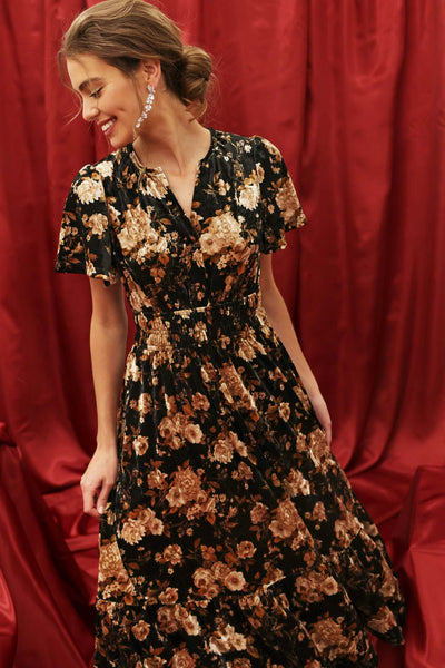 blessing in disguise floral velvet midi dress | black