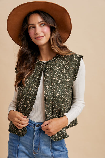 into the garden ditsy print ruffle quilted vest | deep green