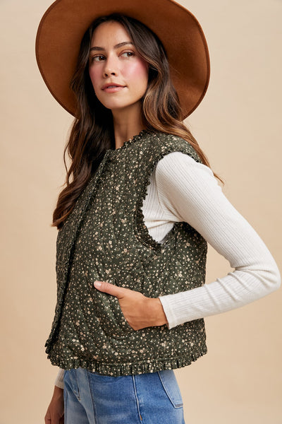 into the garden ditsy print ruffle quilted vest | deep green