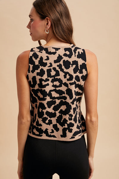 met your match leopard sweater vest | latte