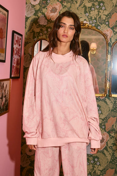hidden details camo oversized mock neck sweatshirt | pink