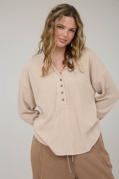 take your turn ribbed henley top | light khaki
