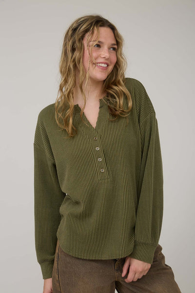 take your turn ribbed henley top | olive