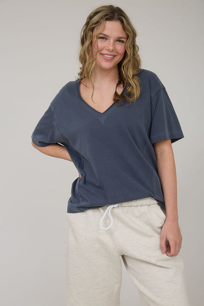 subtle shift washed raw edge v neck tee | navy