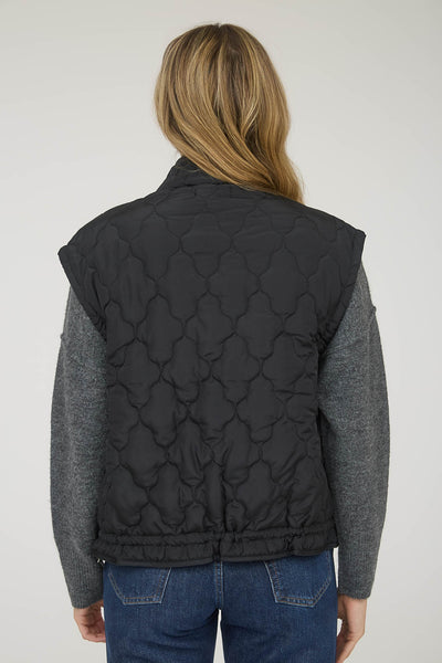 into the groove tie detail quilted puffer vest | black