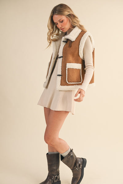 hold your horses toggle button suede vest | taupe