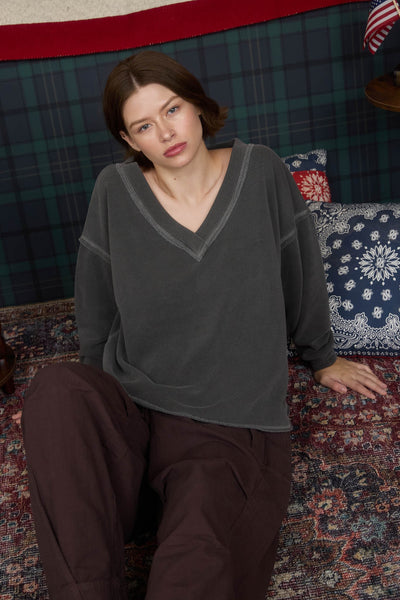 anyone can see reverse stitch knit top | charcoal