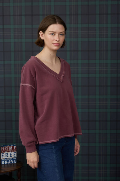 anyone can see reverse stitch knit top | burgundy