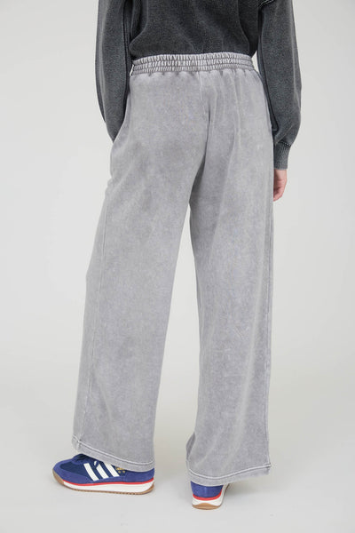 running the show washed wide leg lounge pants | charcoal