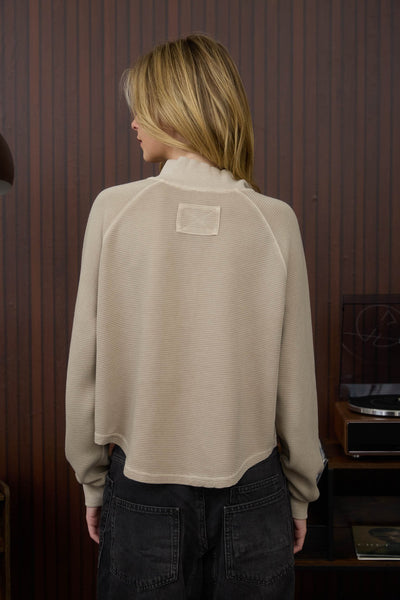 feels just right ribbed snap button knit top | mocha