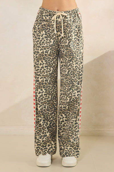 heart on the line side stripe wide leg jeans | leopard