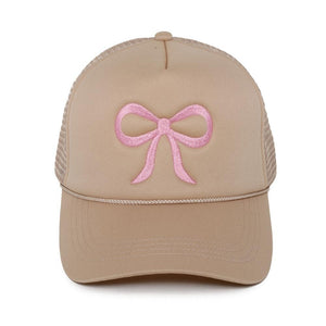 embroidered bow trucker hat | beige