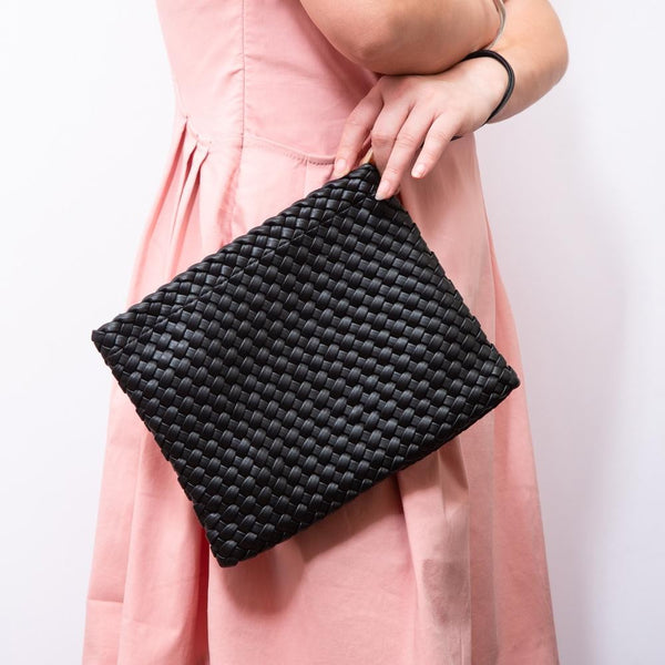 tuscany basket weave wristlet | black