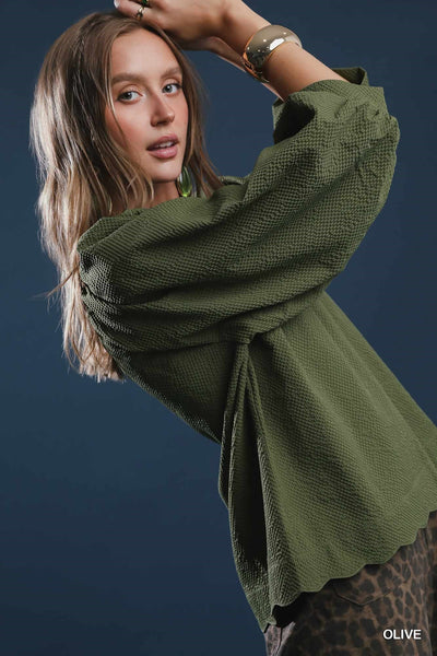 embracing more textured balloon sleeve top | olive