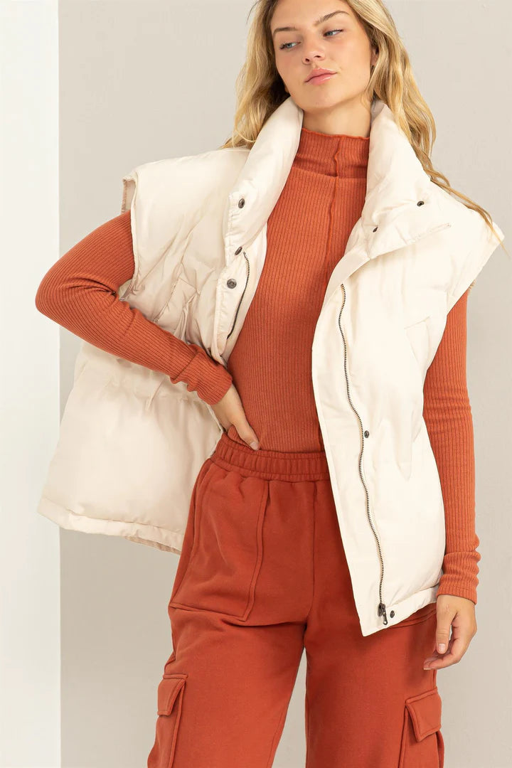 never going home puffer vest | cream