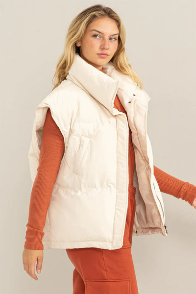 never going home puffer vest | cream