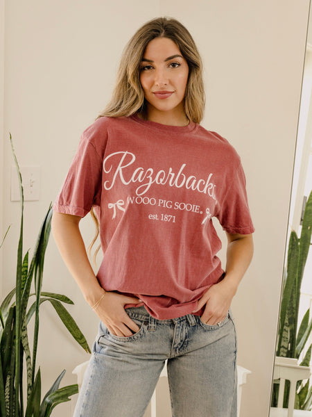 razorbacks established bows tee | cardinal
