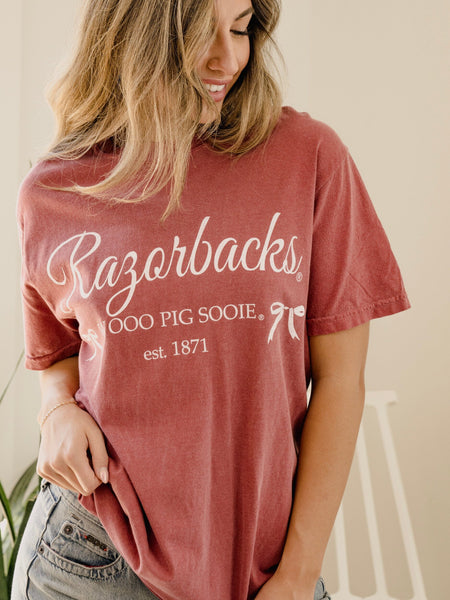 razorbacks established bows tee | cardinal