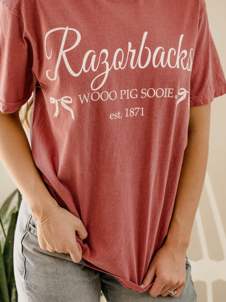 razorbacks established bows tee | cardinal