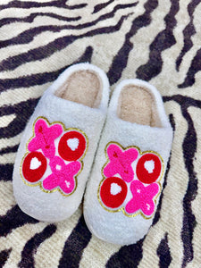 xoxo slippers | white + pink