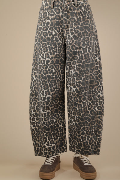 kylie leopard print barrel jeans | mocha