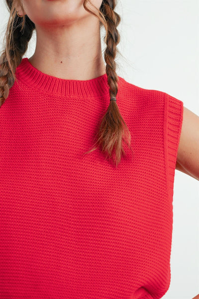 strike a cord tie back knit tank | red