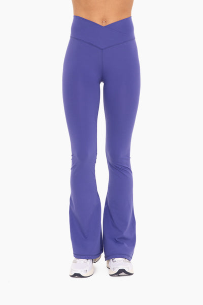 handle my own crossover flare leggings | orient blue