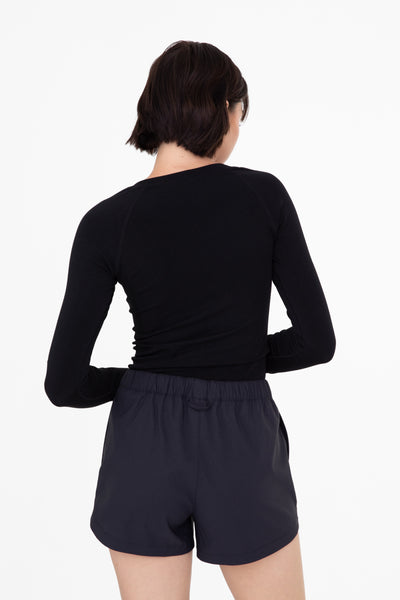 never leaving seamless long sleeve tee | black