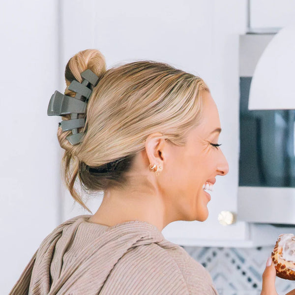 teleties classic claw clip, large | sage it ain't so