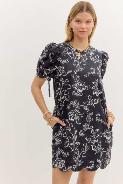 the new classic floral puff sleeve dress | black