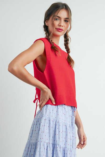 strike a cord tie back knit tank | red