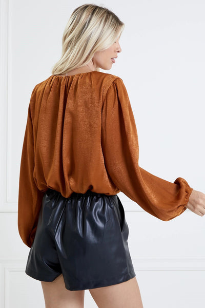 hear the applause pleated top | camel