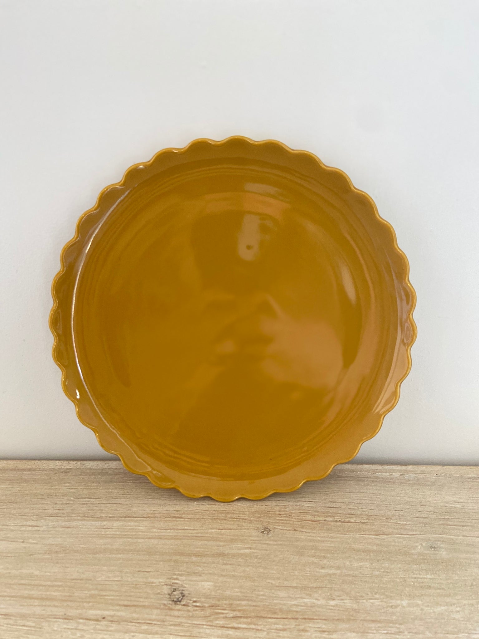 11" scalloped plate | mustard