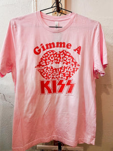 gimme a kiss bleached tee | pink